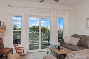 Casa, varias camas (Biggie's Beach House) | Zona de estar