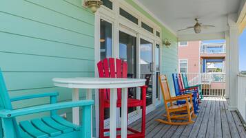 Casa, varias camas (Happy Dolphin) | Restaurante al aire libre