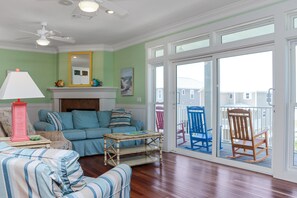 House, Multiple Beds (Happy Dolphin) | Living area