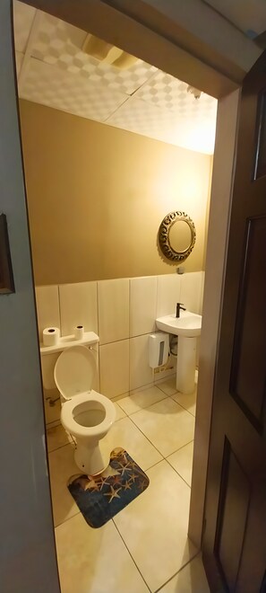 Dusche, Handtücher, Seife, Shampoo