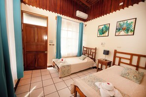 Family Room, Garden View | Blackout drapes, free WiFi - Befox Adventure (La Fortuna)