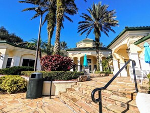 Property grounds - Green View. King Bed. Heated Pool. Free Parking. Close to Disney/Universal. (Kissimmee)