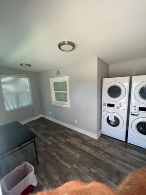 Interior - The East Bay Inn Room 5 - Cozy hotel in brilliant Panama City with AC, WiFi (Panama City)