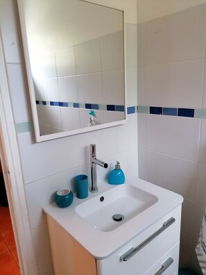 Hair dryer, towels - Villa Pakala-jolie Villa Avec sa Piscine et son Jardin à 600 m de la Plage (Le Diamant)