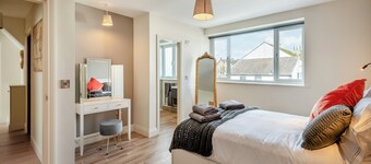 Station Street Apartment