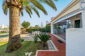 Outdoor dining - Villa Patrizia by Rentbeat (Ostuni)