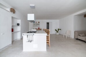 Interior - Villa Preziosa by Rentbeat (Villanova)