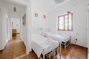 5 bedrooms, iron/ironing board, travel cot, WiFi