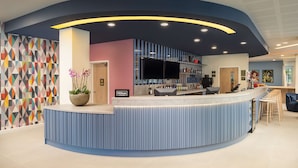 Lobby - Hampton By Hilton Nuneaton (Nuneaton)