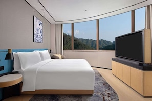 Deluxe Suite, 1 King Bed | Free WiFi - Hilton Garden Inn Jingdezhen Taoyuan Valley (Jingdezhen)
