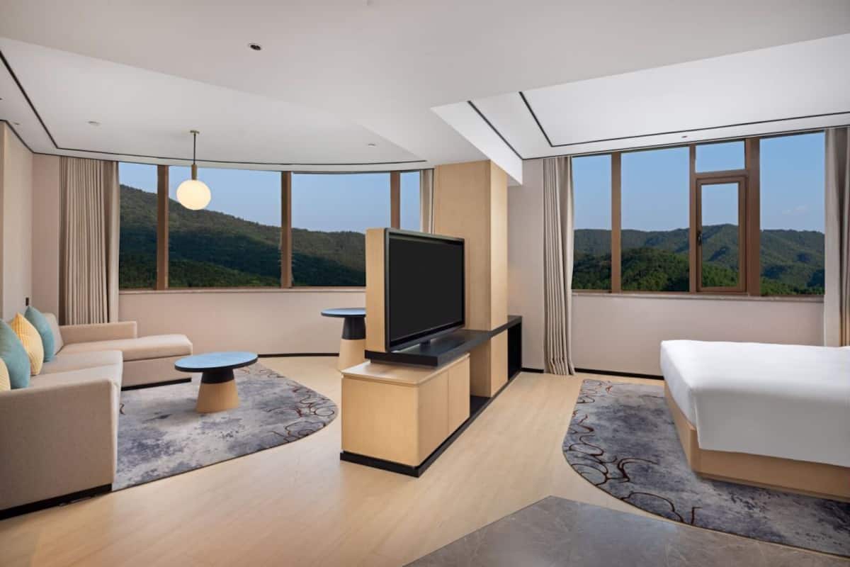 Chambre Deluxe, 1 très grand lit et 1 canapé-lit, vue montagne (Snack Bar)