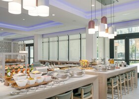 Desayuno buffet incluido todos los días 