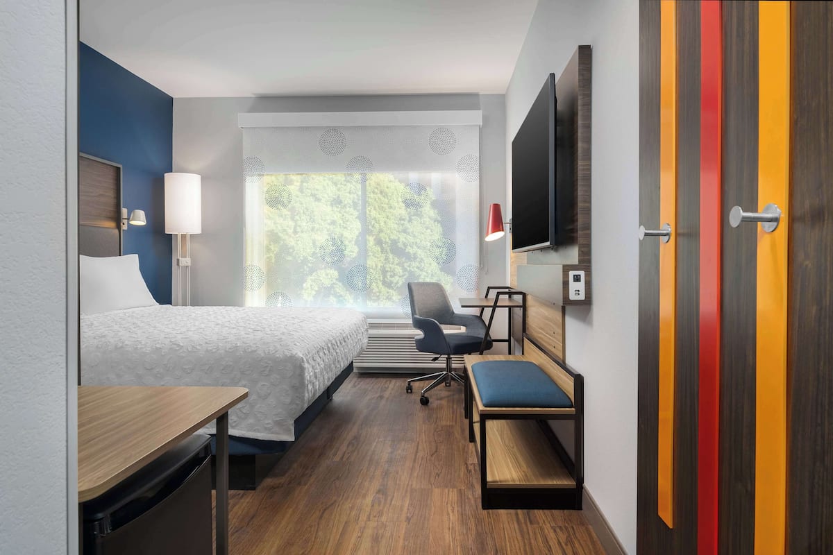 In-room safe, iron/ironing board, free WiFi