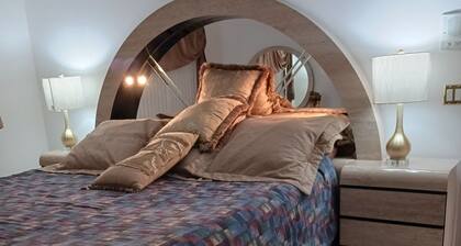 Private 1-BR suit in house with WiFi, AC, living, dining, fridge and microwaive