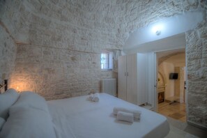 1 bedroom, travel cot, WiFi, bed sheets