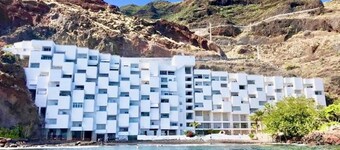 Pambnb - Modern Beachfront Apartment Hideaway