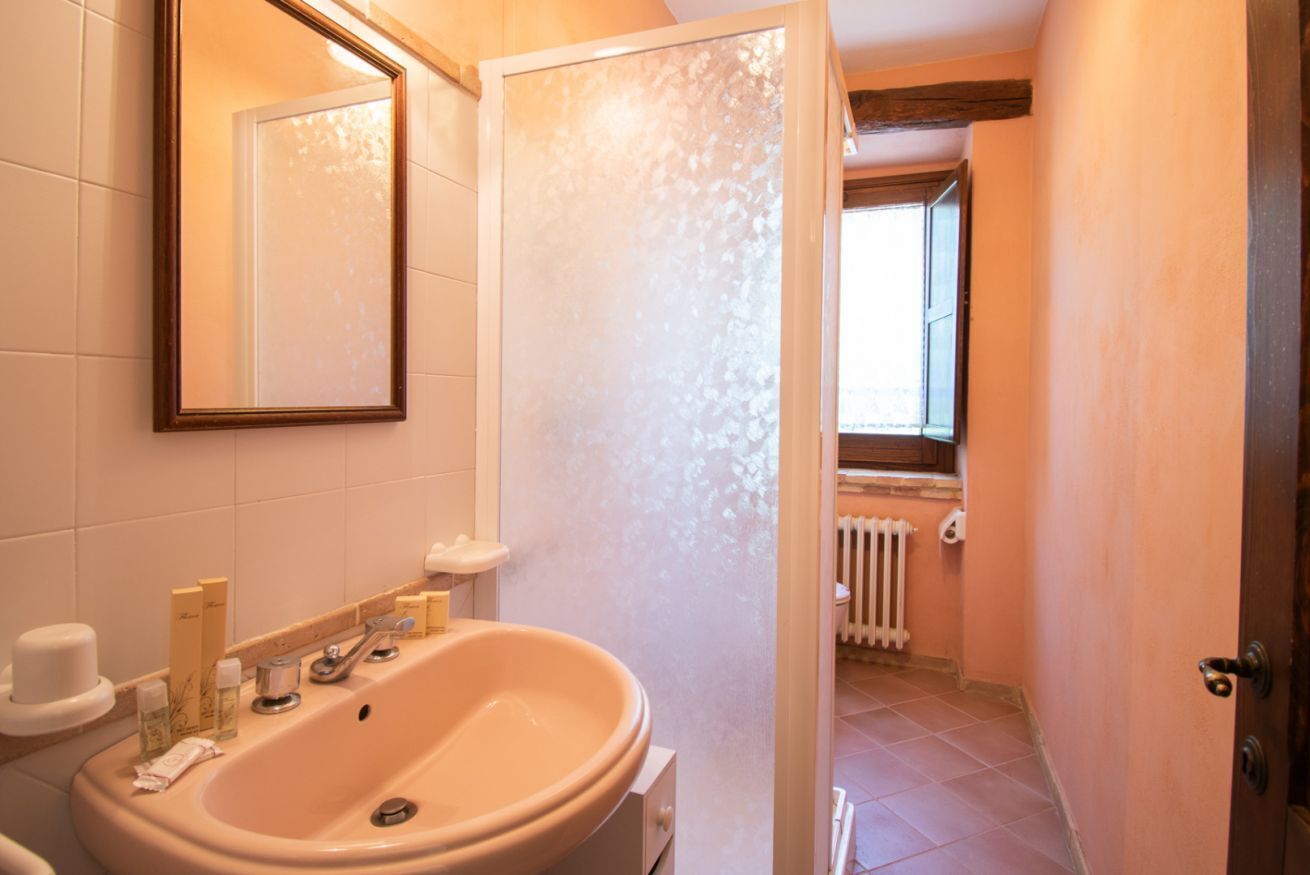 Doccia, asciugacapelli, bidet, asciugamani