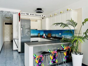 Fridge, oven, stovetop, toaster