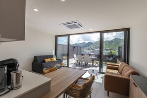 TV - A105 - Breathtaking Apartment with Garden (Sint Maarten)