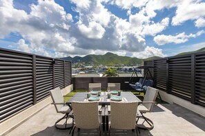 Outdoor dining - A105 - Breathtaking Apartment with Garden (Sint Maarten)