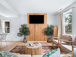 Smart TV, video games