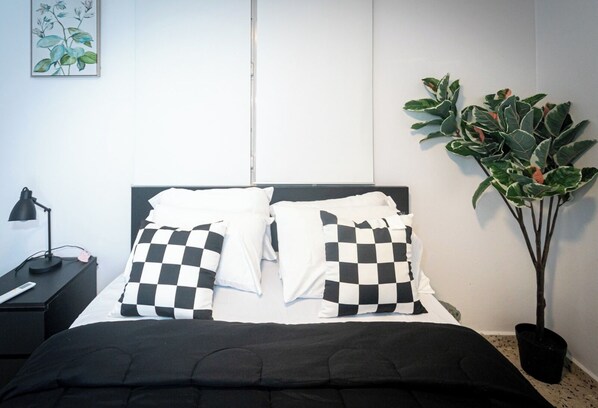 3 bedrooms, iron/ironing board, free WiFi