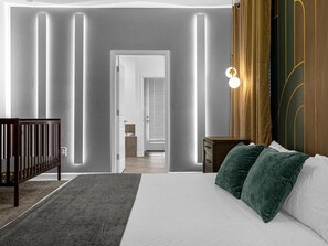 9 bedrooms, iron/ironing board, free WiFi, bed sheets - Brand New High End 9BR Villa in Storey Lake Resort (Kissimmee)