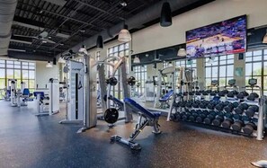 Fitness facility - Amazing 9BR Lakeview Villa in Solara with Pool/Spa (Four Corners)