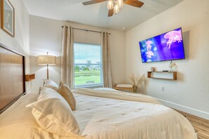6 habitaciones, escritorio y tabla de planchar con plancha 