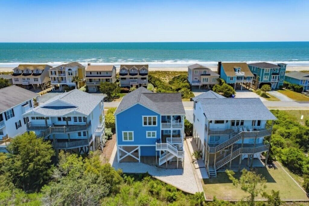 Beachski's Retreat 2ND Row!  Two Primary Bedroom Suites , Private Beach Access!