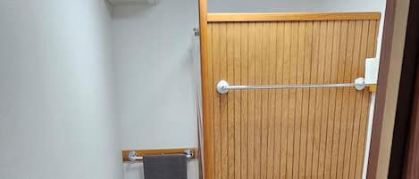 Classic Single Room, River View | Bathroom | Shower, towels, soap, shampoo
