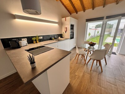 2 Bedrooms Villa in the west of Portugal, near the beach, with swimming pool