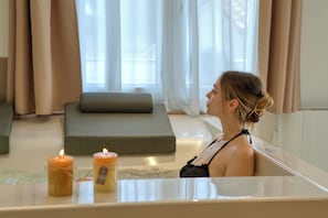 Private spa tub - Dimore Relais - Suite Garden Breakfast (Porto Cesareo)