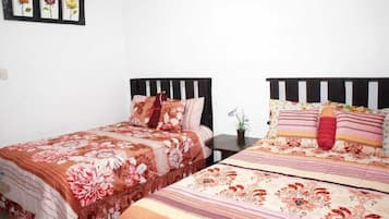 Habitación familiar, con acceso para personas discapacitadas (Alojamiento Vacacional Andy) | Área de sala de estar