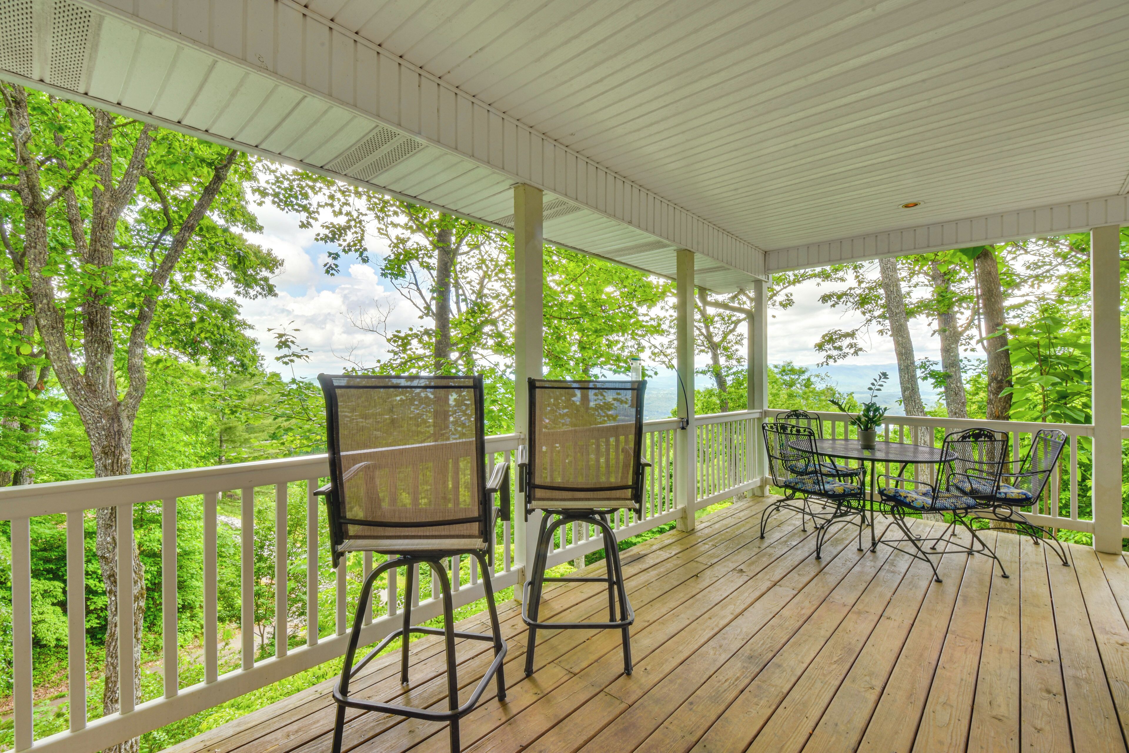 Spacious Home in Hiawassee w/ Mountain Views!