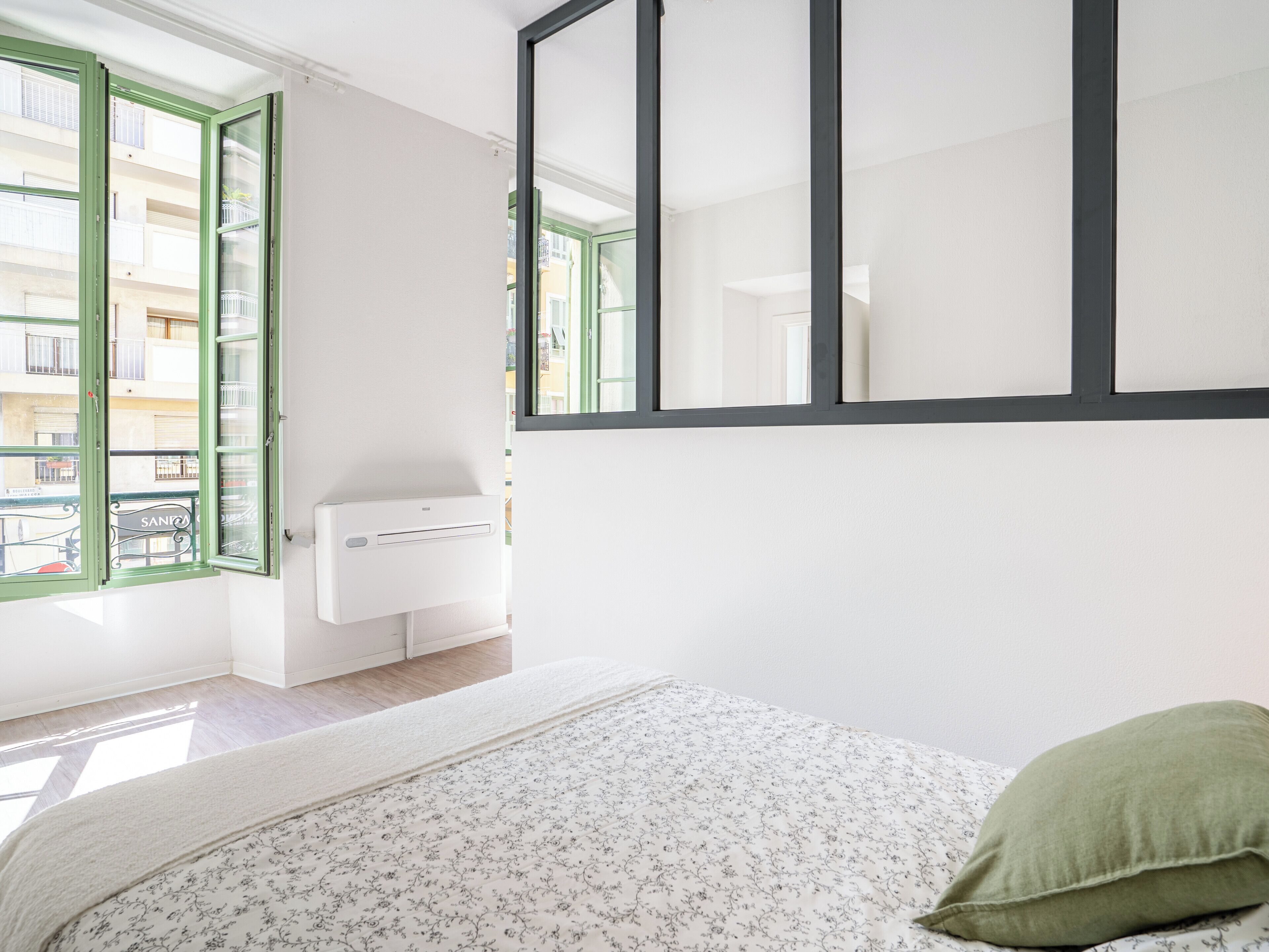 1 chambre, fer et planche à repasser, lit parapluie, Wi-Fi