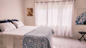 1 bedroom, in-room safe, iron/ironing board, free WiFi