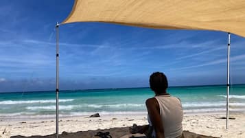 Camastros y toallas de playa