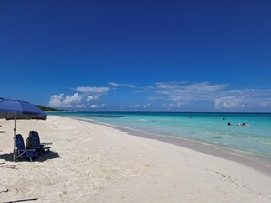 Solsenger og strandhåndklær