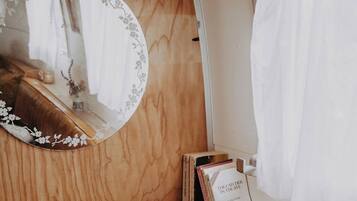 Cheminée, livres, médiathÚque, vidéothÚque