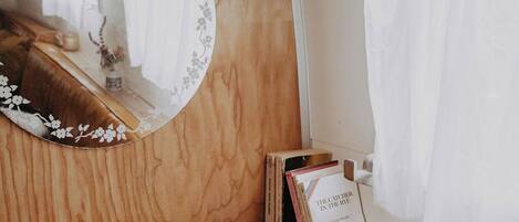 Peis, bøker, musikkbibliotek og filmbibliotek