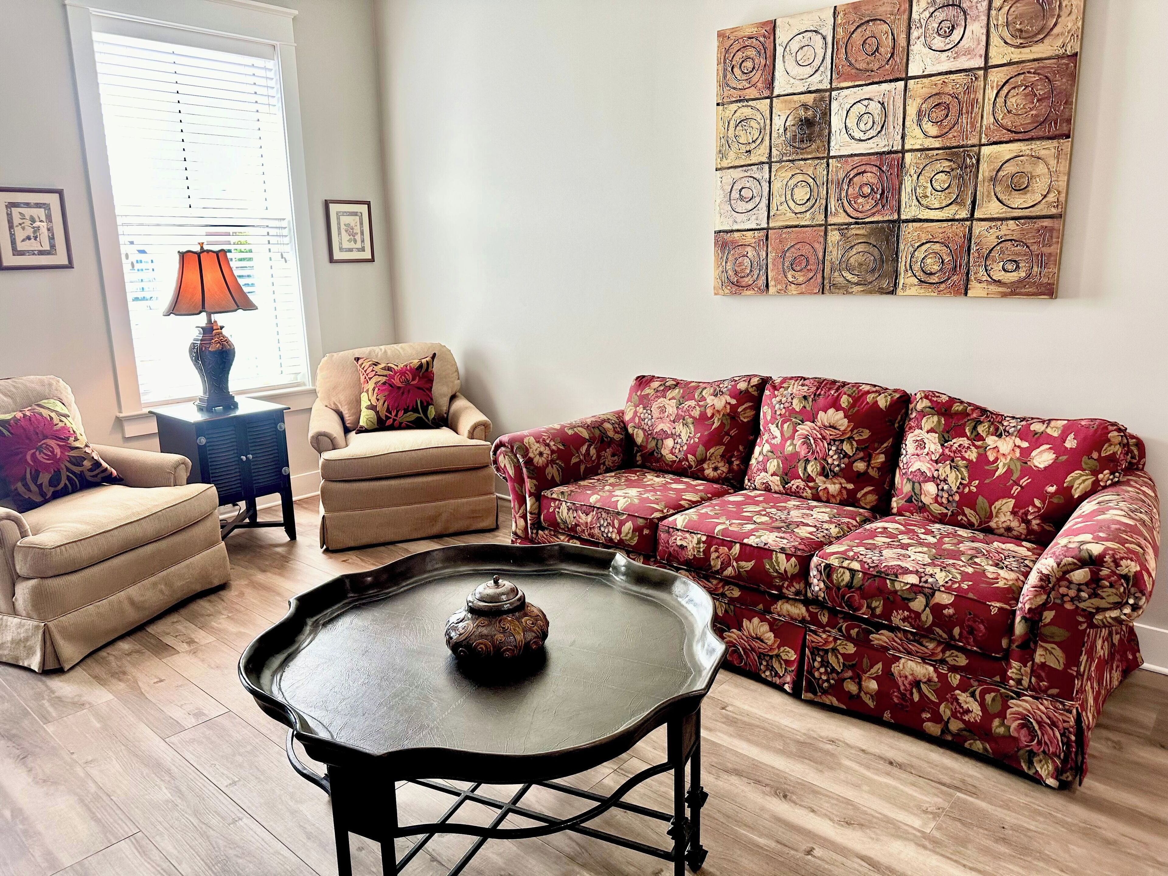 2br With Balcony Near Biloxi Beach & One Block To Casinos! Downtown Darling - 빌럭시