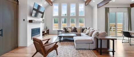 Televisión, chimenea