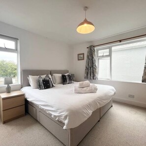 3 bedrooms - Bright 3bed Bungalow Porthlevan (Helston)