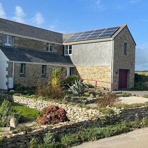 House - Triskele Detached Characteristic Home Sleeps 10 (Helston)