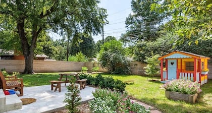 Boho Chic Close to Downtown and Gathering Place