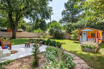 Boho Chic Close to Downtown and Gathering Place