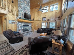 TV, fireplace - Mountain Life Cabin- 20 Miles to Yellowstone (Island Park)