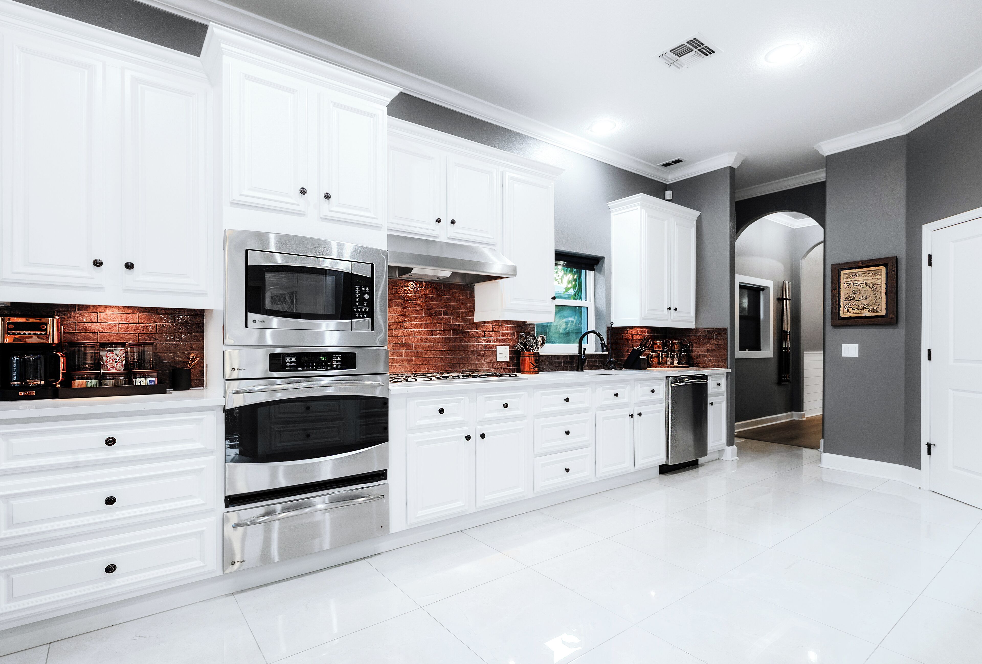 冰箱、微波炉、烤箱、炉灶