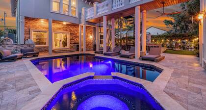 Gaspar's Luxury Estate - Moody & Luxurious Gasparilla-Inspired Mini-Mansion